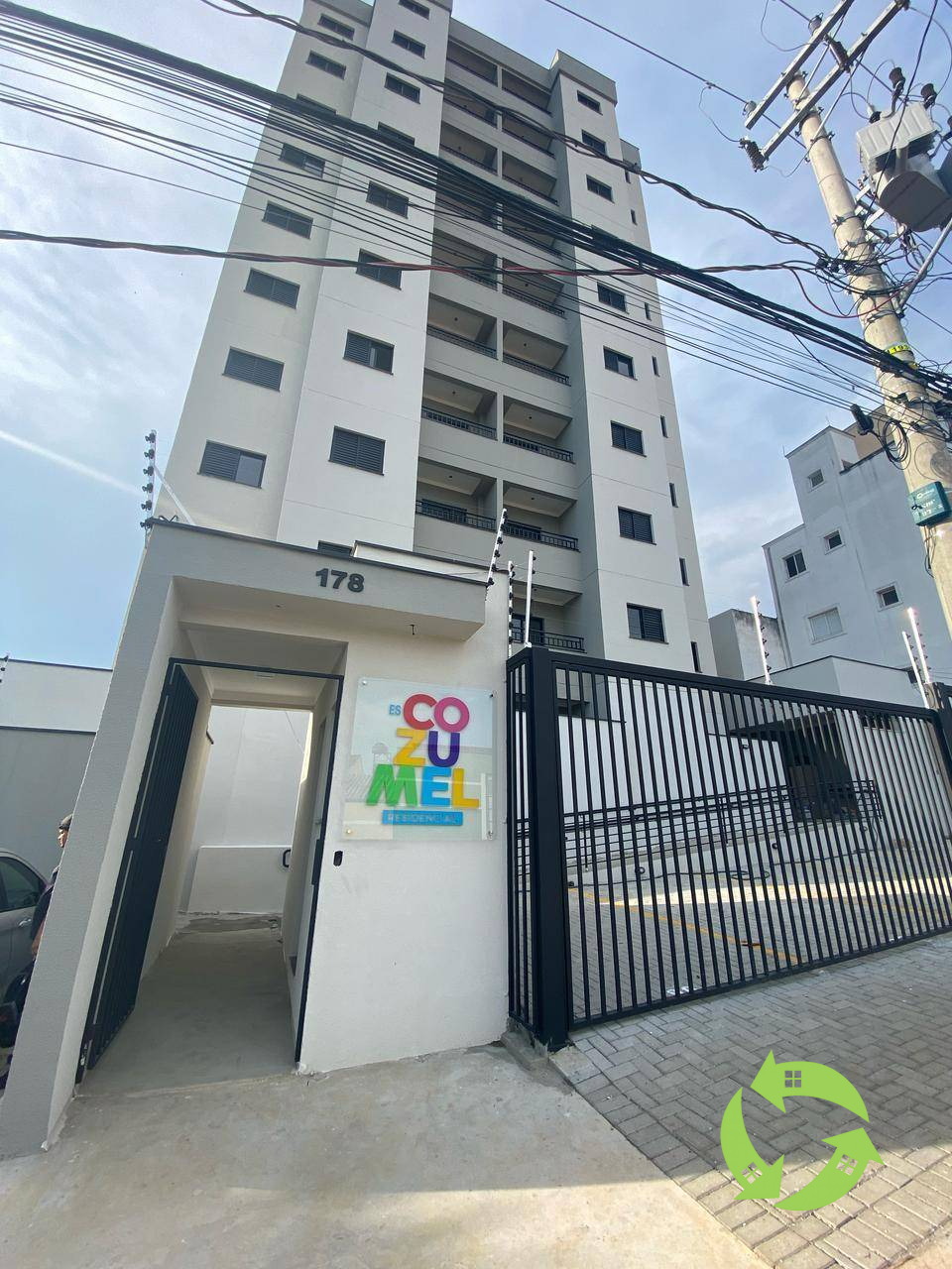 Apartamento à venda, no Condomínio Residencial Cozumel,  em Sorocaba, Vila Aeroporto, com 2 quartos, 43m² - AREA BROKERS NEGÓCIOS IMOBILIÁRIOS