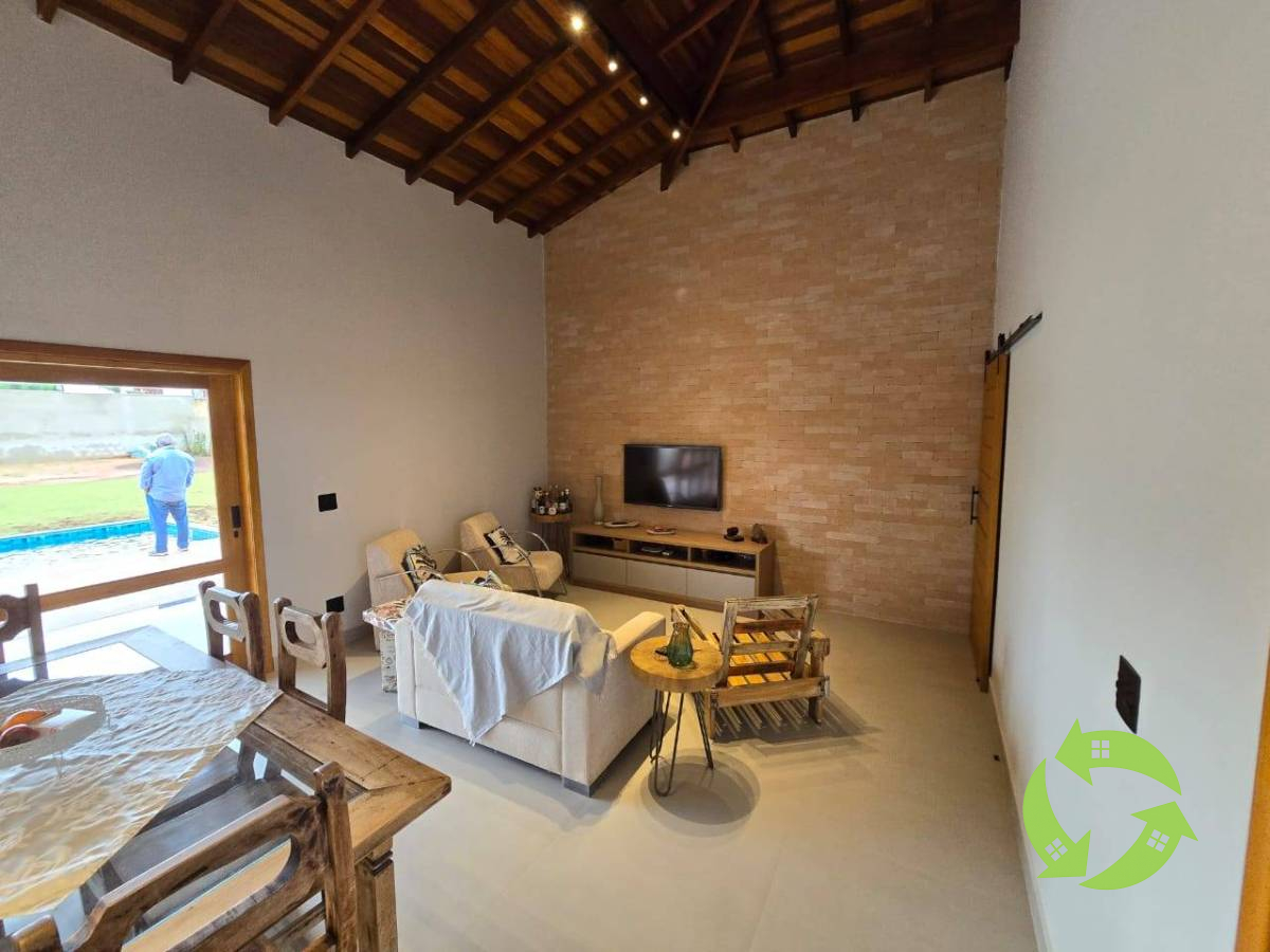 Casa de condomínio à venda, no Condomínio Residencial Village da Serra,  em Araçoiaba da Serra, Campo do Meio, com 3 quartos, 176m²