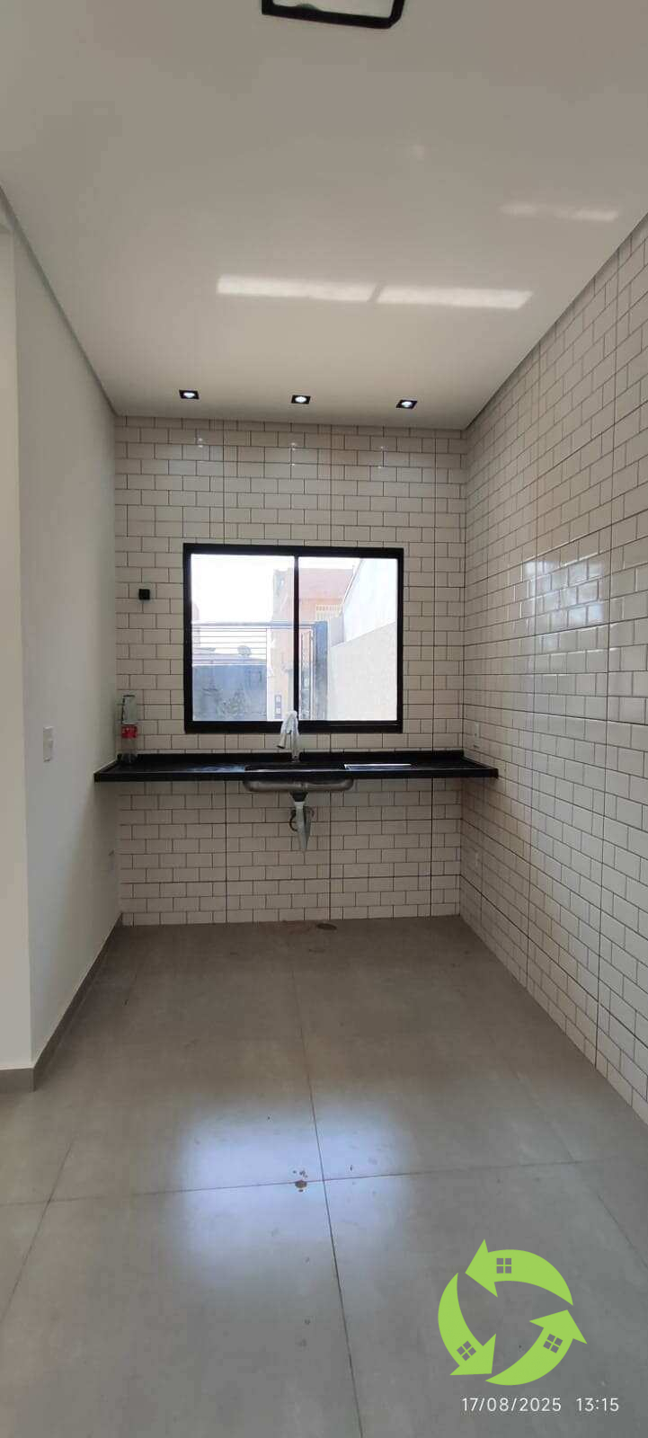 Casa de vila à venda em Sorocaba, Parque São Bento, com 2 quartos, 60m² - AREA BROKERS NEGÓCIOS IMOBILIÁRIOS