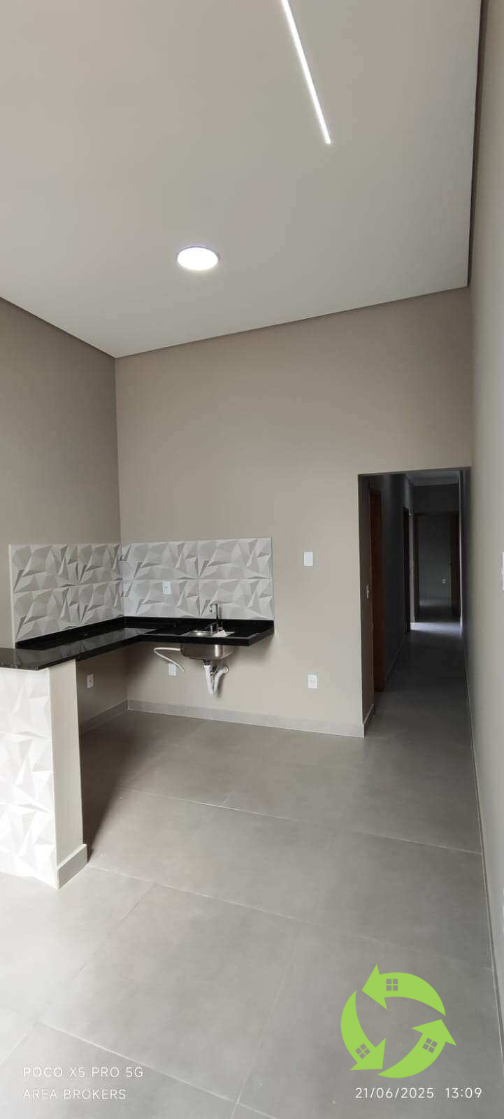 Casa geminada à venda em Sorocaba, Jardim Santa Marta, com 2 quartos, 51m² - AREA BROKERS NEGÓCIOS IMOBILIÁRIOS