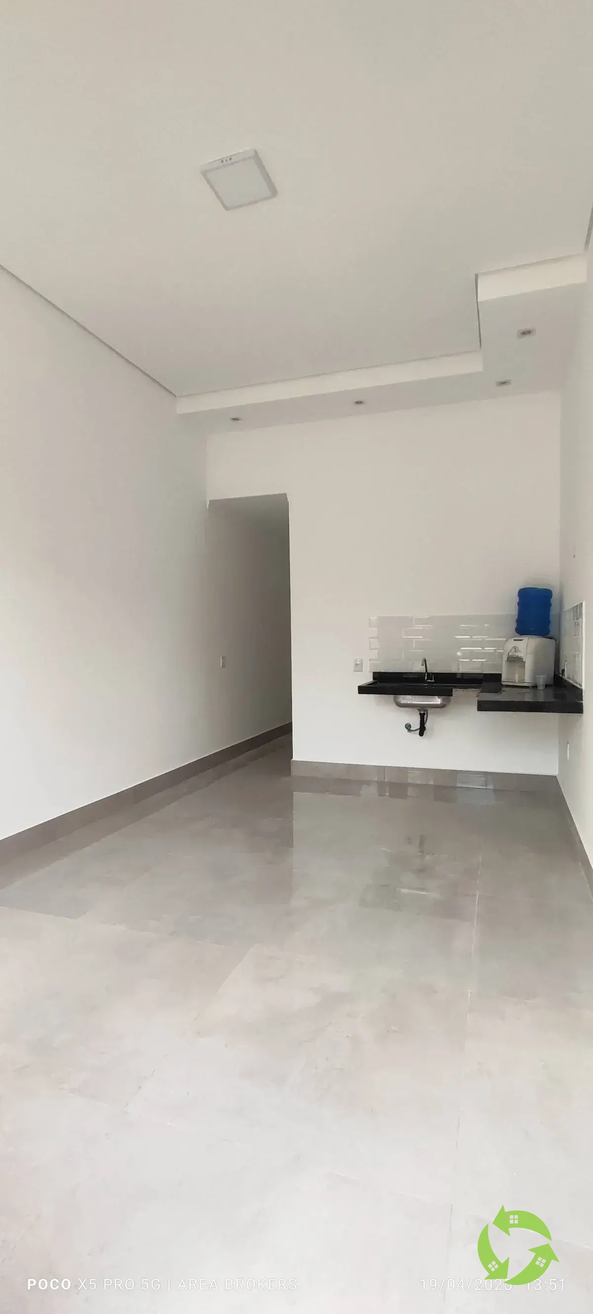 Casa geminada à venda em Sorocaba, Villagio Ipanema, com 2 quartos, 54m² - AREA BROKERS NEGÓCIOS IMOBILIÁRIOS